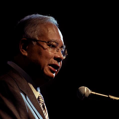 Yang amat berhormat dato' seri najib razak, we, the undersigned of this online petition, wish to express our support for the citizen's declaration which was launched on 4 march 2016 and contains the signatures of 45 respected and distinguished politicians, civil society leaders and intellectuals. tunku: Najib: I don't feel lonely at all