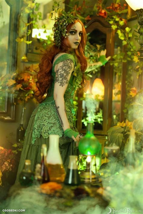 Genevieve Genthehobbit Poison Ivy Dc Comics 24 Photos Leaked From Onlyfans Patreon