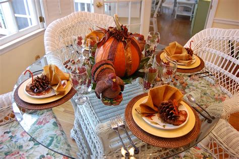 Even the kids table should be dressed in its thanksgiving best: Thanksgiving Tablescape for the Kids