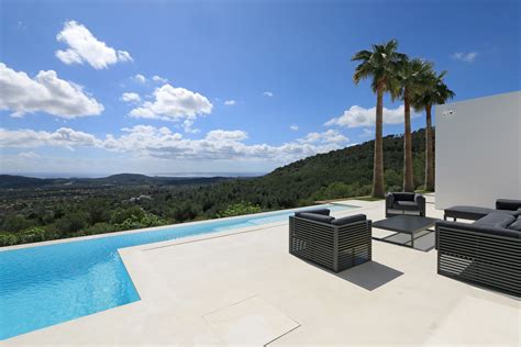 Informationen und expertisen auf anfrage. Lassen Sie sich von einem atemberaubenden Haus auf Ibiza ...