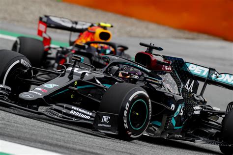 Autre duel serré en vue entre red bull et mercedes. Formule 1 : libres 3 (EL3), Mercedes devant Verstappen ...