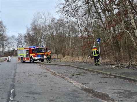 Auf tag24 erfährst du alles über brandursachen, kosten, folgen, infos über beteiligte wie opfer und täter. Sturmtief Hermine sorgt für heftigen Wind und ...