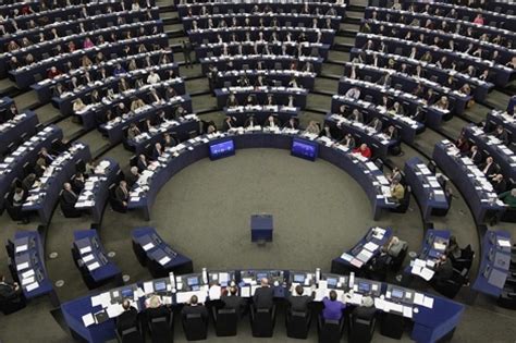Y, en luxemburgo, se encuentra la secretaría general. Los eurodiputados apoyan que el Parlamento Europeo tenga ...