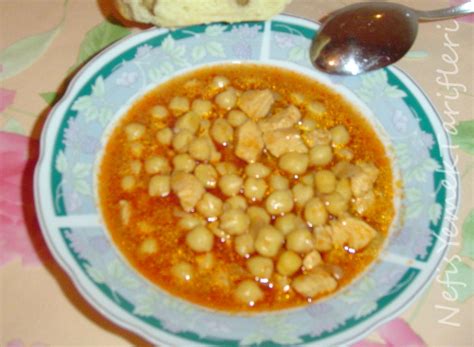 Rüyada Nohut Yemek - RuyaTabirleri.com
