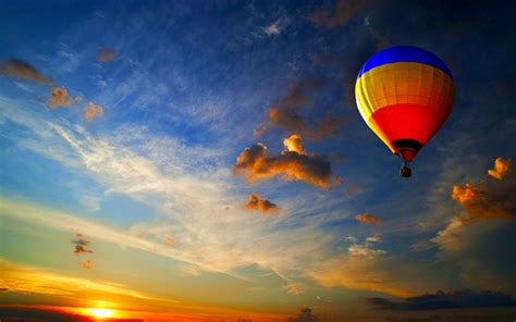 Hot Air Balloon At Night Wallpaper