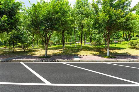 What Is The Proper Routine For Maintaining An Asphalt Parking Lot