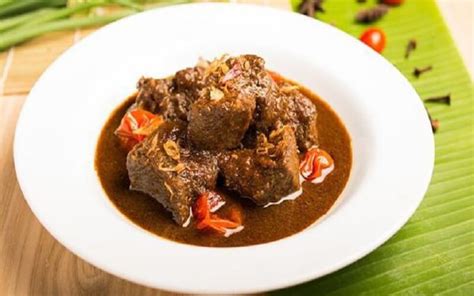 Masak hingga bumbu meresap dan daging empuk. 8 Resep Semur Daging Super Nikmat dan Rahasianya ...