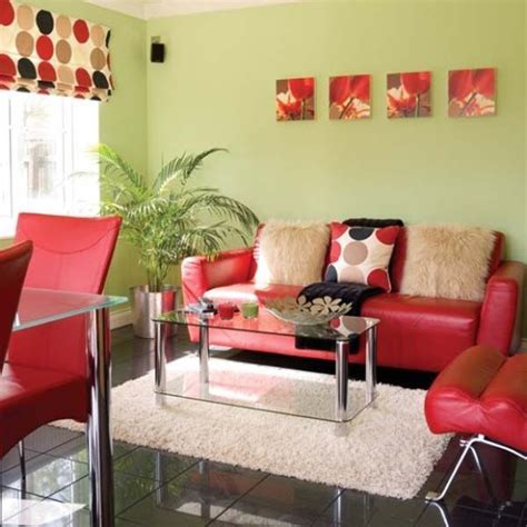 With over 50 thousands photos uploaded by local and international professionals, there's inspiration for you only at. Red couch living room, Living room green, Living room red
