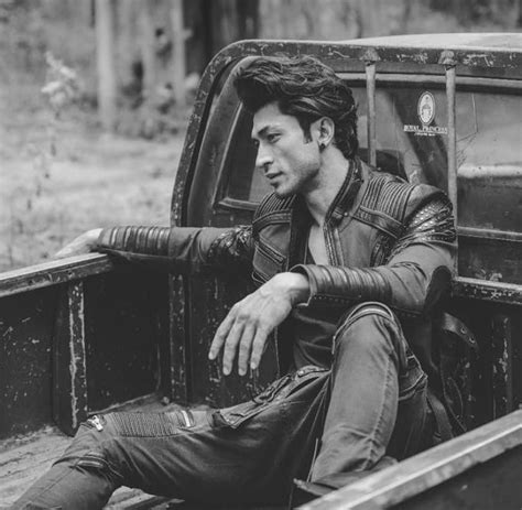 He incorporates many styles of training in his. Pin on Vidyut Jammwal A.K.A. Vidyut Jamwal