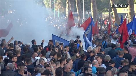 مظاهرات في ألبانيا معارضة للحكومة ومؤيدة للتوجه الأوروبي للبلاد YouTube