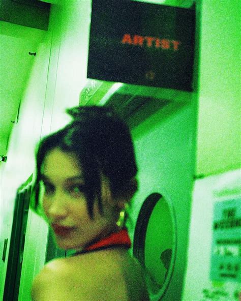 model aesthetic green aesthetic aesthetic girl bella hadid mrs bella photographie inspo