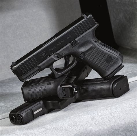 The Navy Seals Standard Issue Handgun Glock 19 Trdcrft