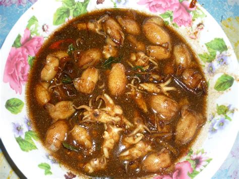 #homemade #sotongmasakkari #roziecooking sebarang pertanyaan boleh comment dibawah ya. M@hlig@i !st@n@ B@hag!@: sotong masak kicap ala2 mamak..