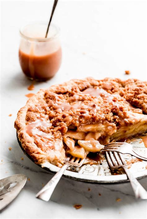 Dutch Apple Pie Garnish And Glaze