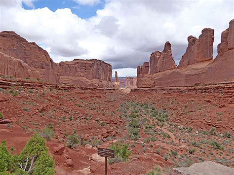 Park Avenue Trail In Arches National Park