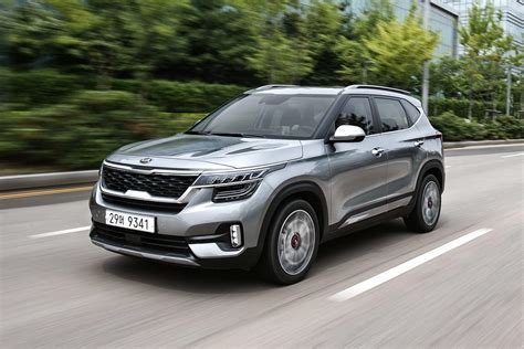 2020 Kia Seltos First Drive Review This Little Suv Will Be Big Roadshow