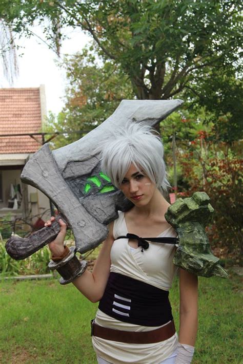 Classic Riven Cosplay From League Of Legends By Thewolfladycosplay On