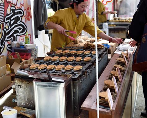 20150321101 Antique And Flea Market In Shitennoji Temple Flickr