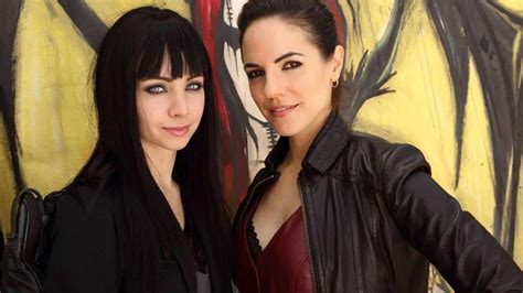 Jonesin For A Fix Books For Tv Addicts Lost Girl Edition Booktrib