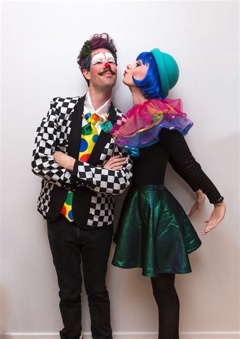 Planning your halloween costume and getting into character is the best part of the night, imo, so you should totally go for it. Halloween 2015 - clowner, ordvitsar, Frida, Leon och Ariel ...