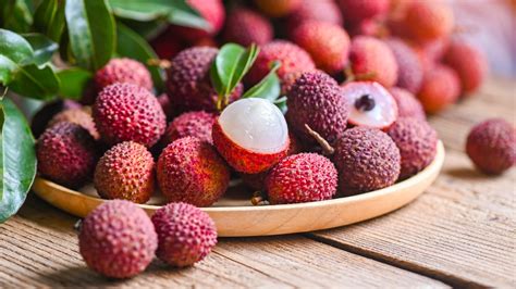 How To Eat Lychee For The Uninitiated
