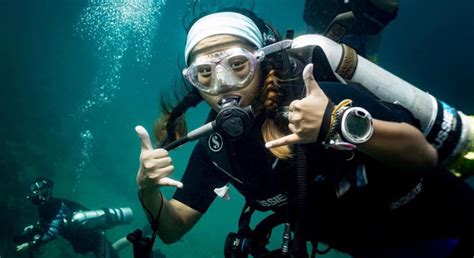 Women In Scuba Diving Phuket · Aussie Divers Phuket