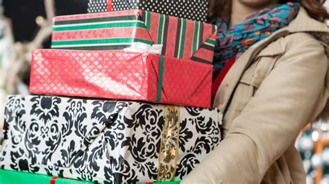 5 Ways Small Retailers Plan To Compete This Holiday Season