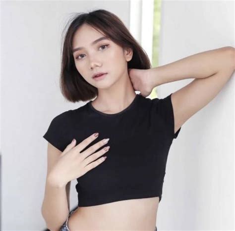 Potret Seksi Ah Wanita Kebaya Merah Yang Viral Di Video Mesumnya Bersama Pria Acs Okezone