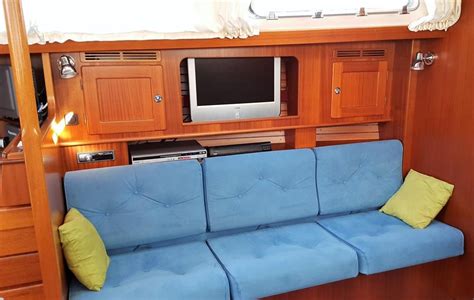 • it is so much easier to browse the pictures online and find the perfect design to match your bedroom decor style. 2006 Hallberg Rassy 48 'GINGER' for sale | Design, Home, Decor