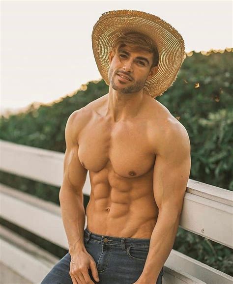 Body Of Evidence Ootd Men Wearing A Hat Muscular Men Attractive Men Gorgeous Men Daily