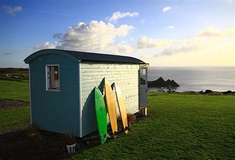 20 Seriously Cool Surf Shacks That Will Make You Wan