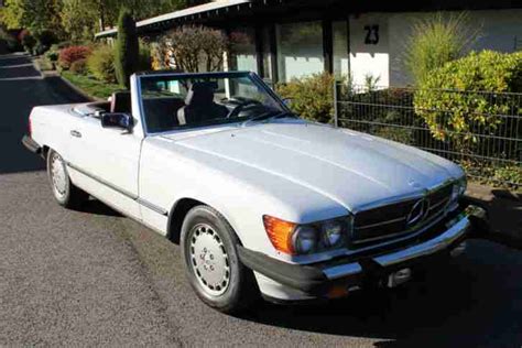 Juli 1989 das letzte von 237.287 exemplaren vom band lief, war es quasi schon als neuwagen ein. 1986 Mercedes 560SL W107 R107 W R 107 560 300 - Aktuelle ...