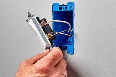 How To Replace A Single Pole Light Switch