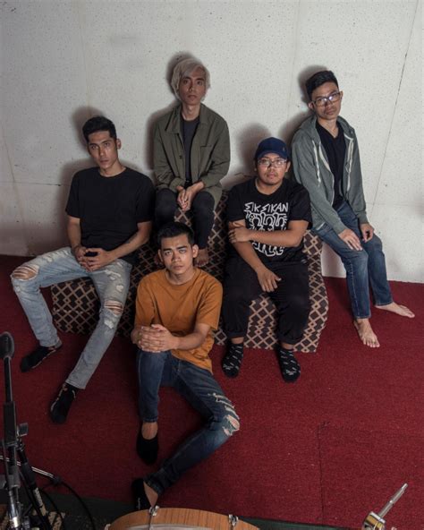 Munimuni Band Says Goodbye To Fans For Now — Heres Why When In Manila