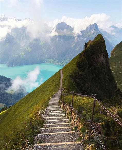 Lake Lucerne Switzerland 🇨🇭 ⠀ ⠀ 📸 Photos Doeeme Fall Vacations