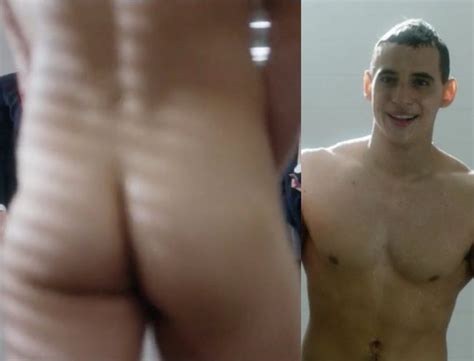 Miguel Herrán shows his butt in Élite at Movie n co