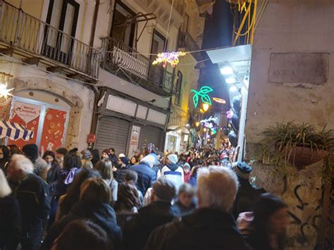 Salerno Folla Nel Centro Storico Residenti Esasperati Non Ci Sono