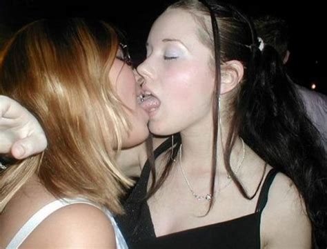 Hot Lesbian Girls Desperate Kissing Telegraph
