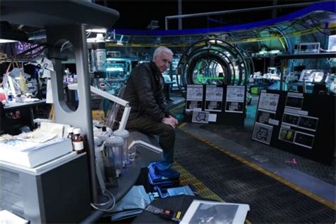 James Cameron Supervises Work On Avatar 2 Set See Latest Pics