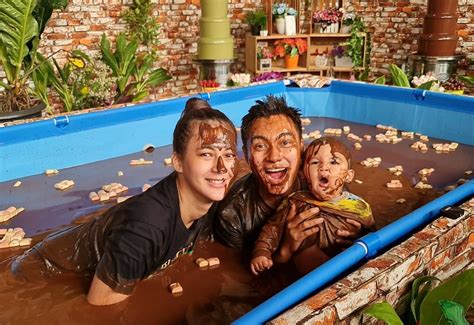Maybe you would like to learn more about one of these? Baim Wong Ajak Paula Verhoeven dan Kiano Mandi Cokelat, Ternyata Ini Manfaatnya! : Okezone Lifestyle