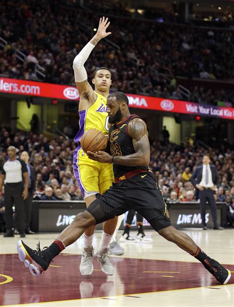 Do not miss lakers vs cavaliers game. LeBron's triple-double helps Cavaliers over Lakers, 121 ...