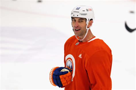 Zdeno Chara Reunites With The Islanders Where It All Began And Where