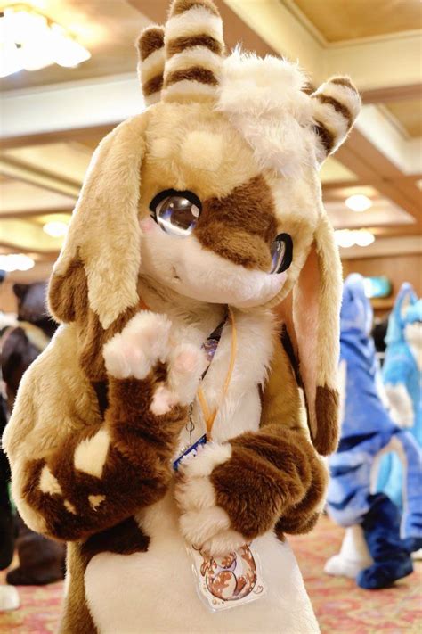 AAAA I WANT DIS SO BAD ;^; | Fursuit furry, Furry costume, Anime furry