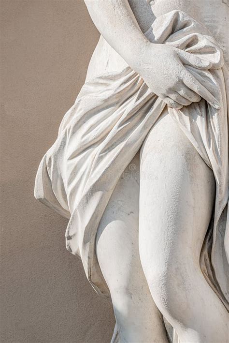 Statua Della Donna Nuda Sensuale Antica Di Era Di Rinascita A Potsdam