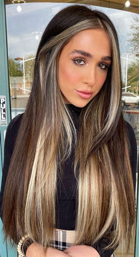 19 Two Tone Hair Color Ideas New Hair Color Trends 2021 Two Toned Hair Brunette Hair Color