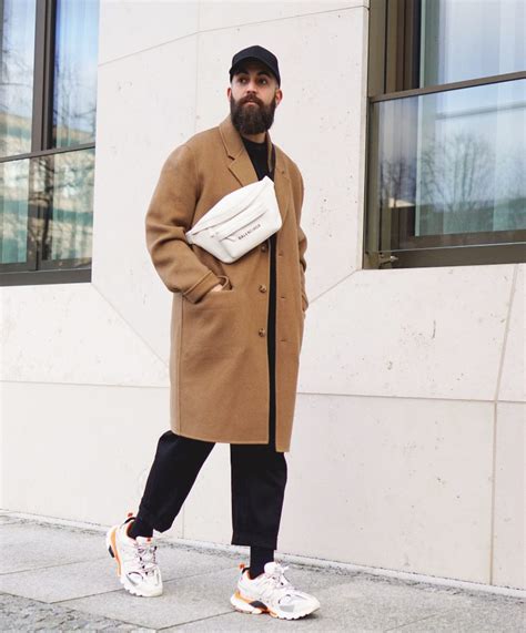 How to style the Balenciaga Track Sneakers: 3 Outfit Inspirationen - Bilmen