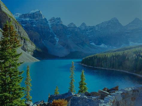 Top 10 Stunningly Beautiful Lakes In The World