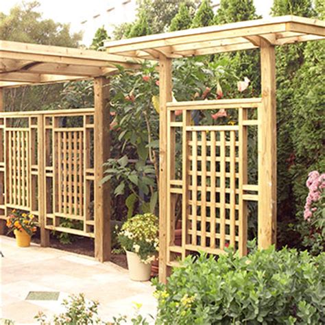 These trellis ideas, including simple structures and elaborate designs, will help shape your patio or garden in style. Freestanding Privacy Screen/Trellis