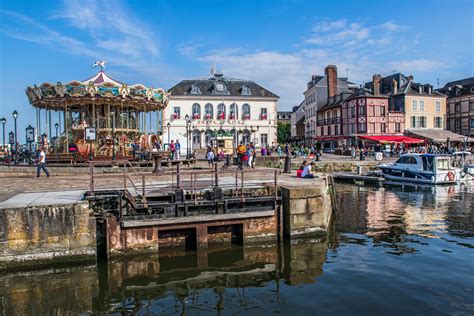 Auf der fahrt von honfleur nach le havre haben wir an einem samstag im juli 2019 die seinemündung auf der pont de normandie überquert. Honfleur et son port | Didier Laurent reportage