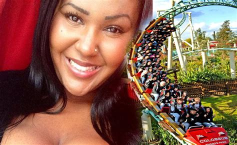 महिला के स्तन की वजह से Roller Coaster पर बैठाने से किया गया मना